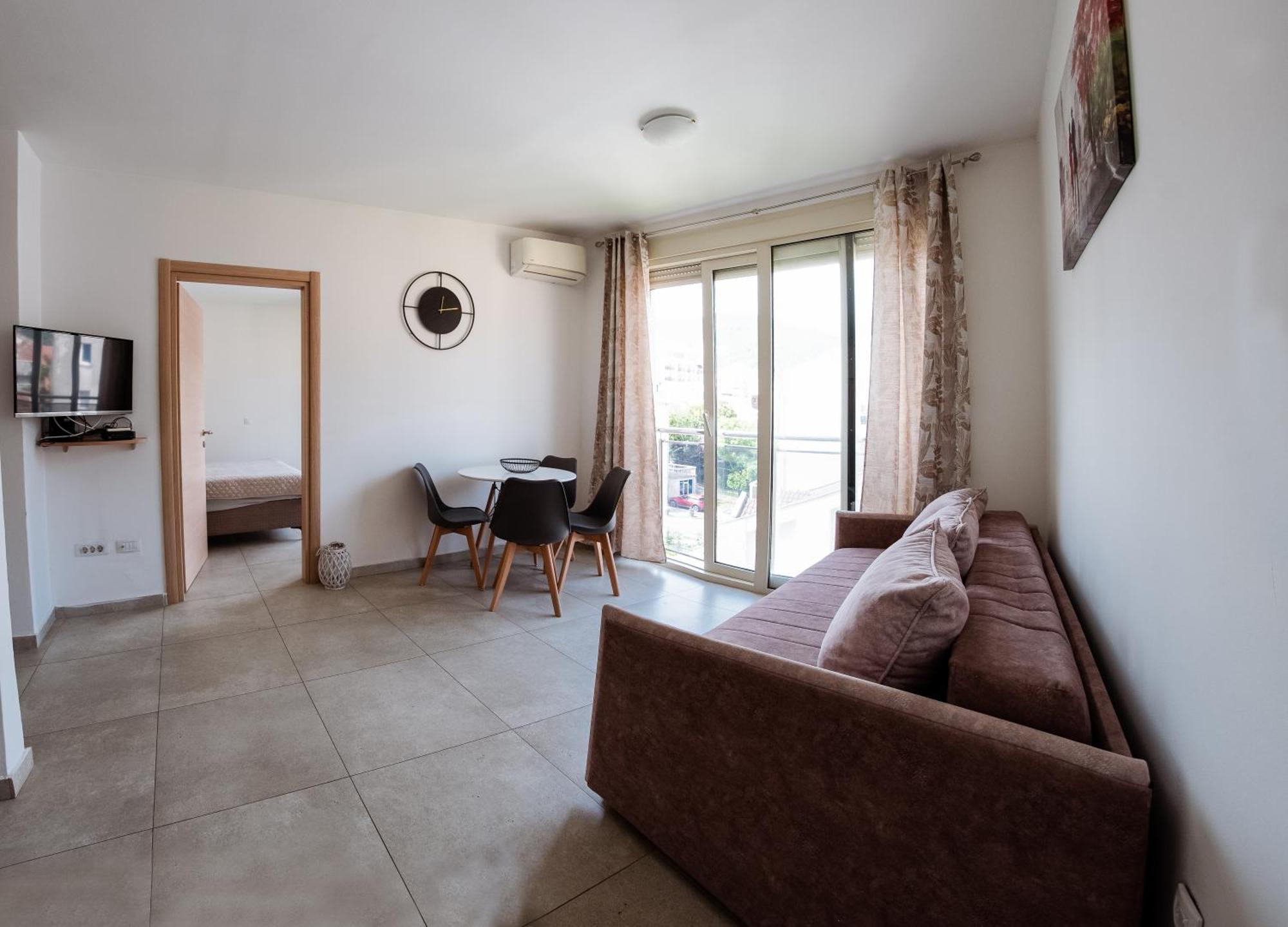 Square Inn Budva Extérieur photo
