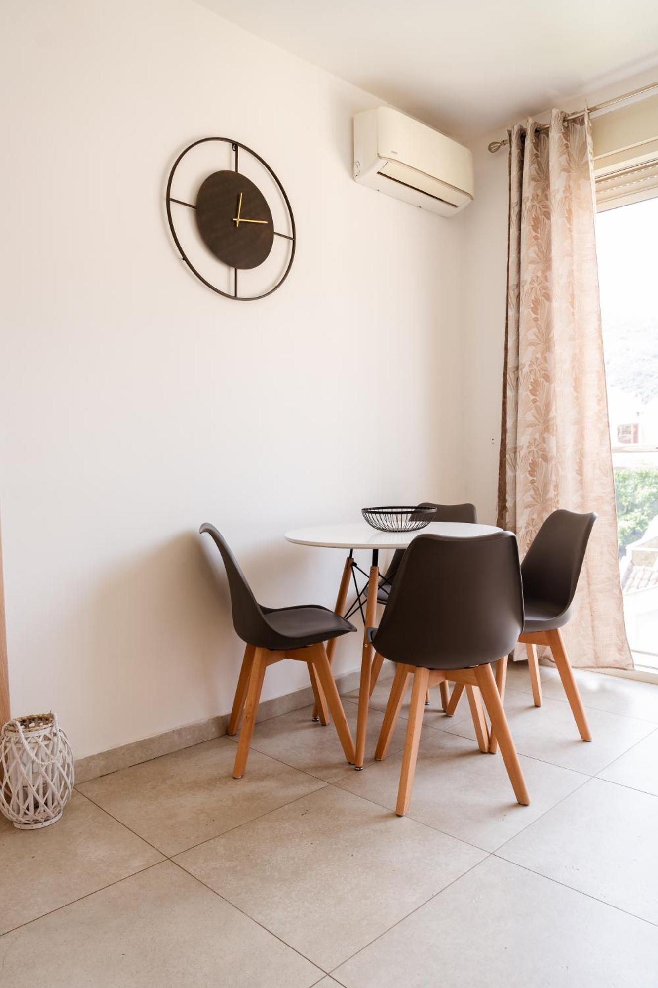 Square Inn Budva Extérieur photo
